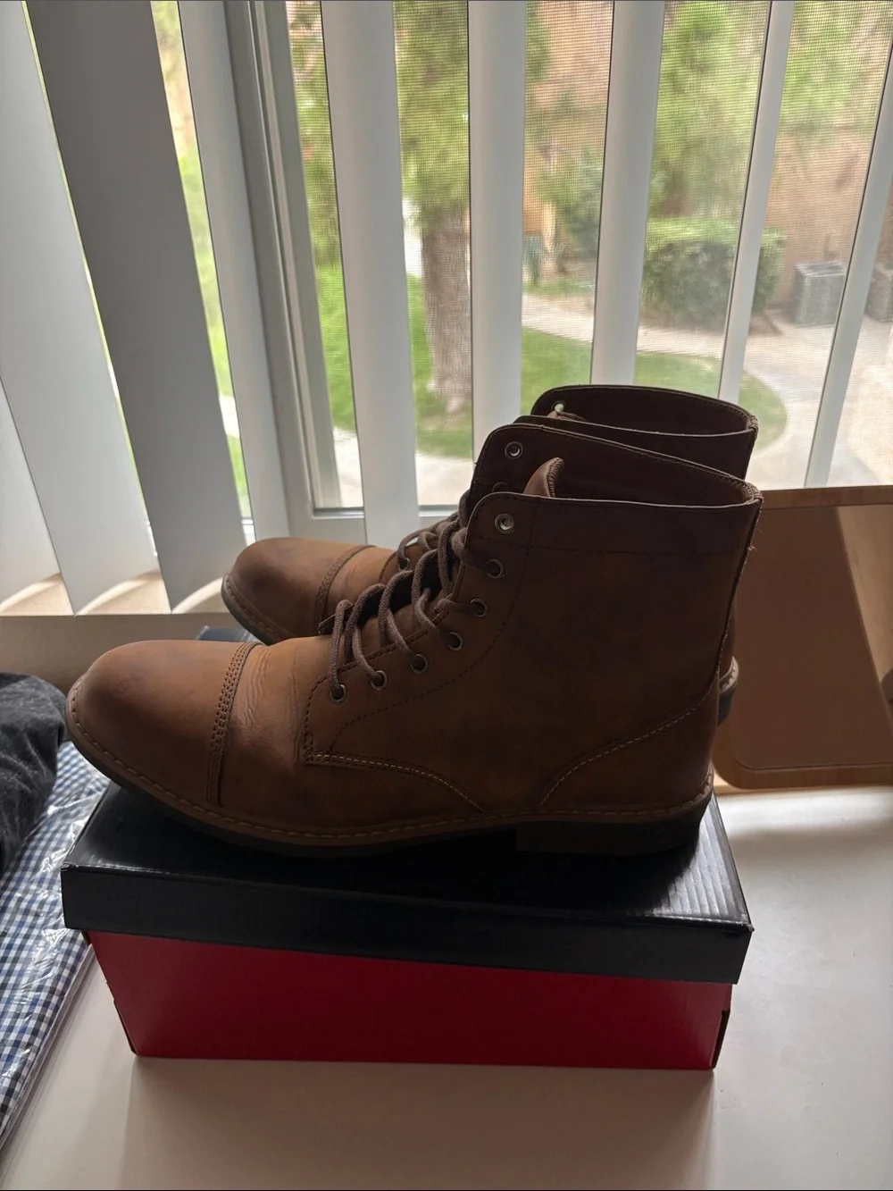 Men's Brown Lace-Up Boots 11.5
